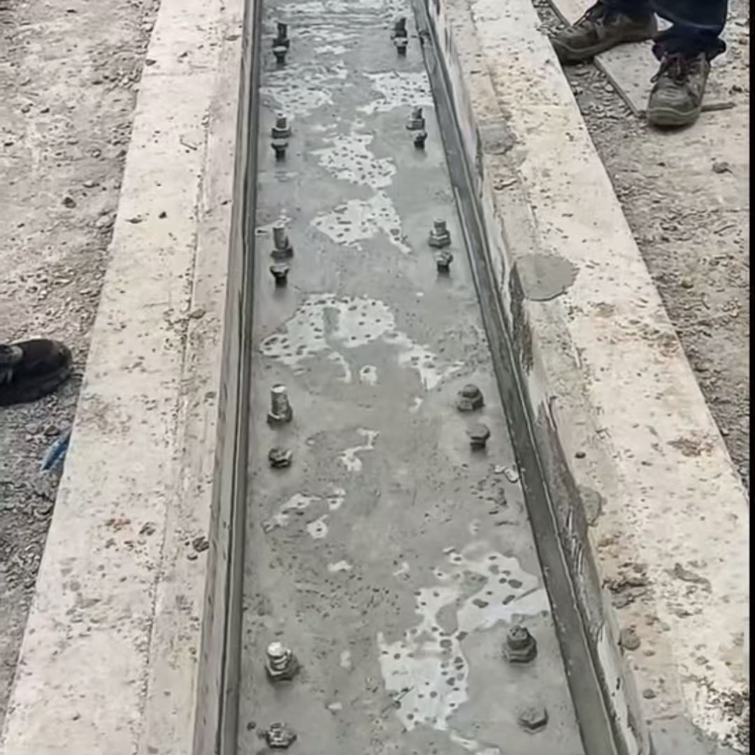 莲湖港口码头起重机龙门吊重型机械设备稳固用早强快凝轨道胶泥